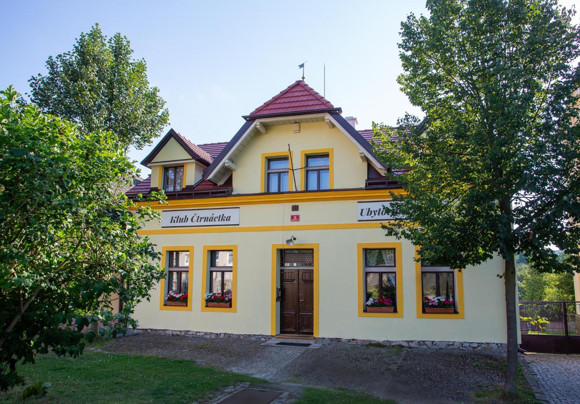 Penzion Ctrnactka Rataje nad Sázavou エクステリア 写真